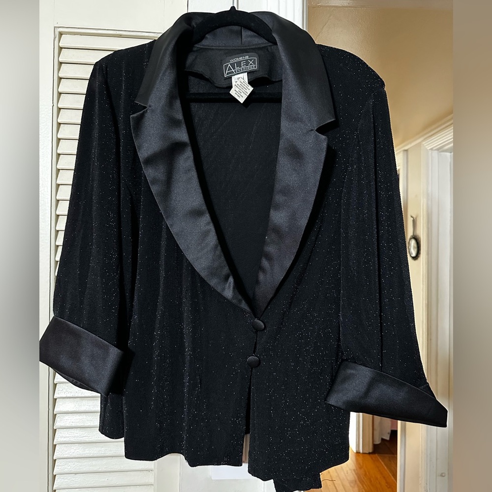 Women’s Black Sparkly Lightweight Button Blazer